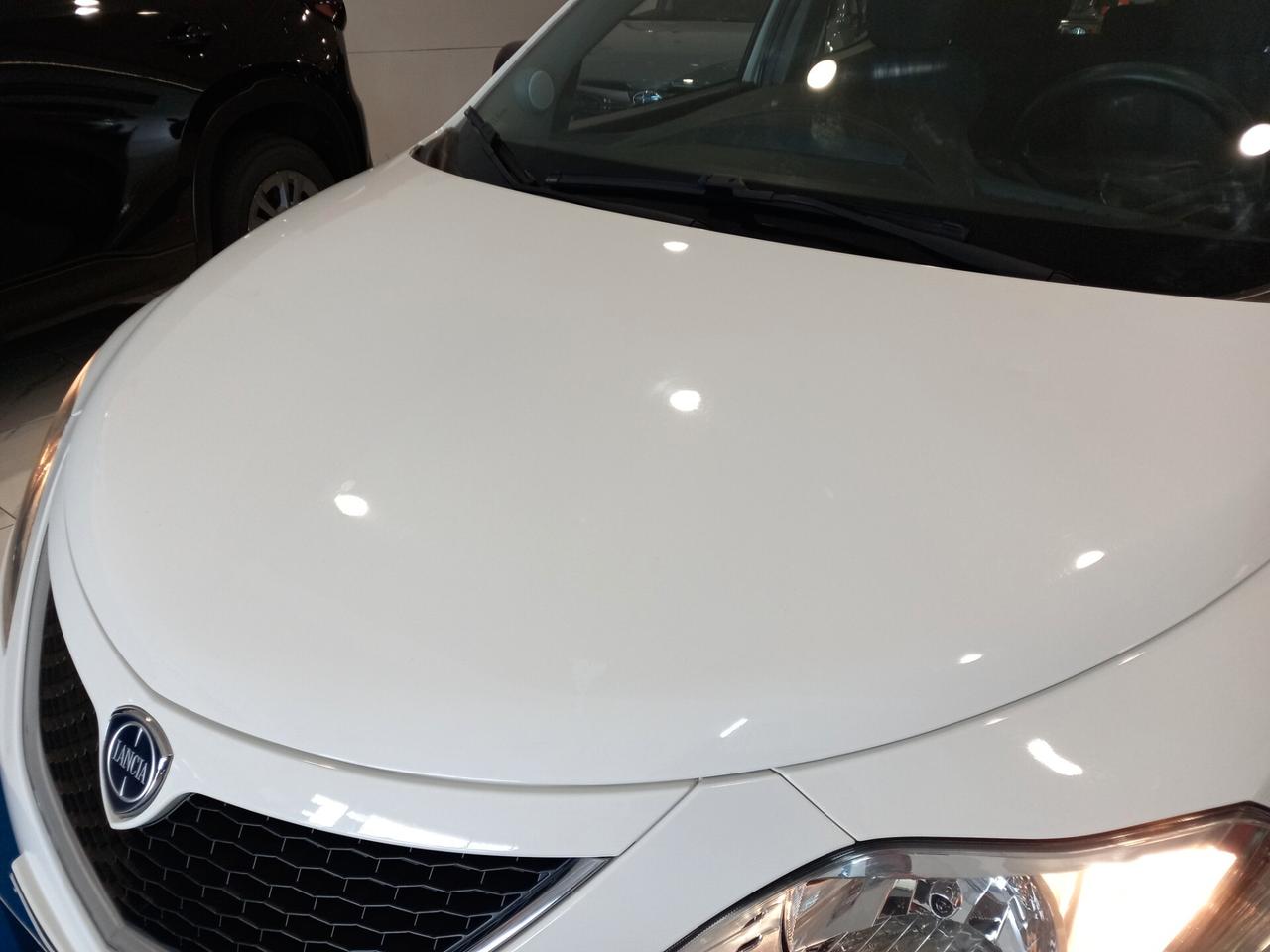 Lancia Ypsilon 1.2 69 CV 5 porte Silver