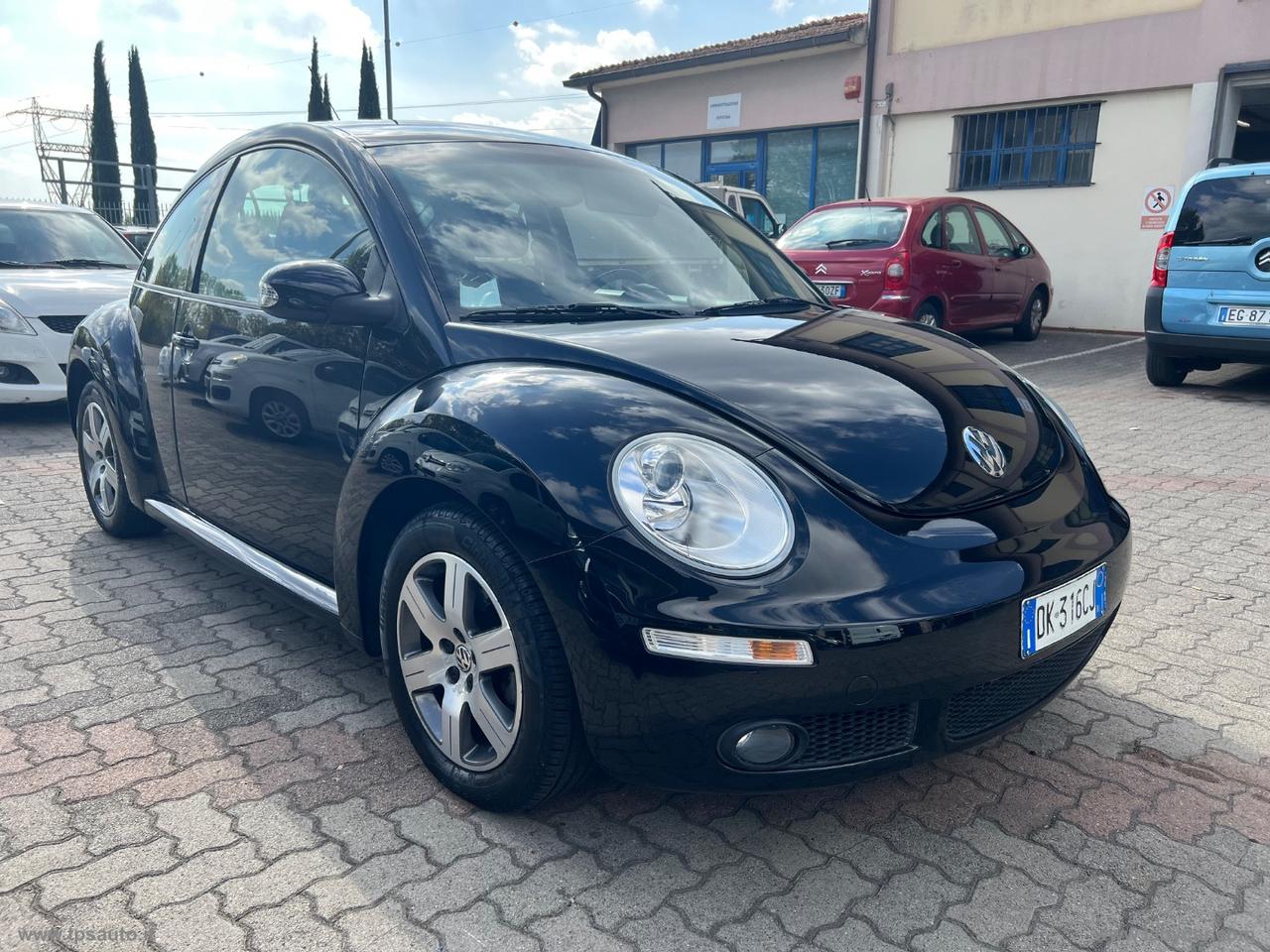 VOLKSWAGEN New Beetle 1.6