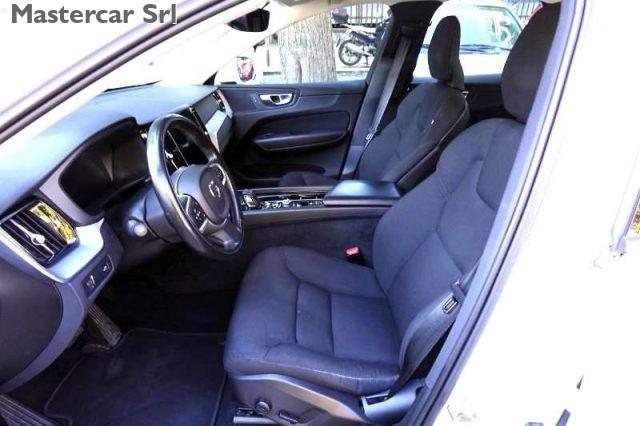 VOLVO XC60 XC60 2.0 b4 Momentum - Business awd auto-GE934CR