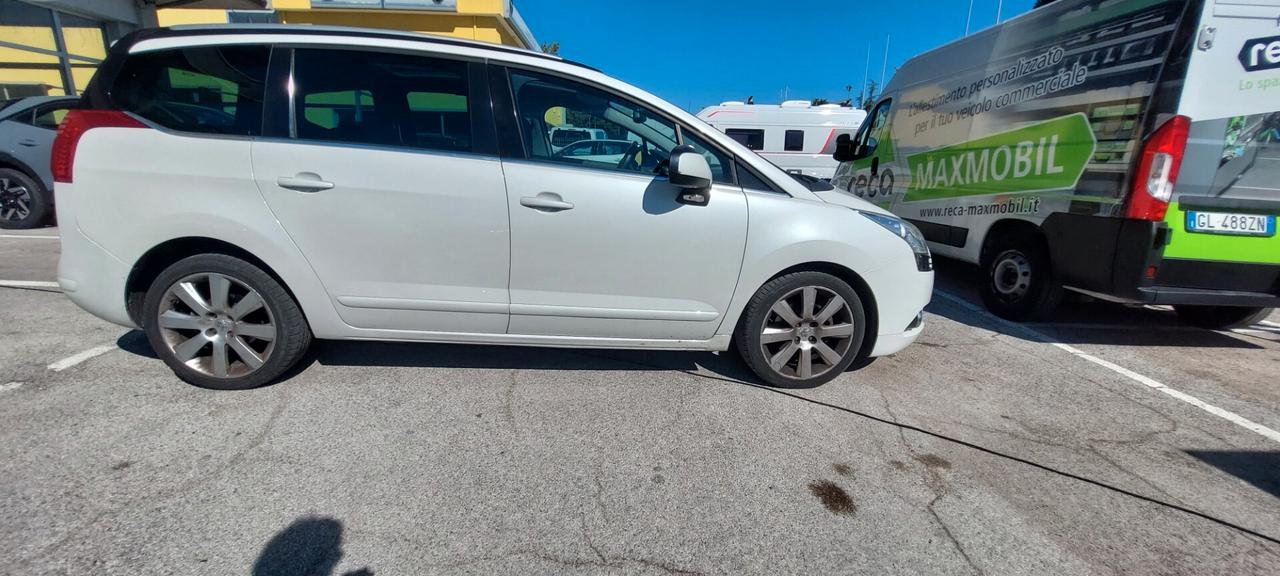 Peugeot 5008 2.0 HDi 150CV Business