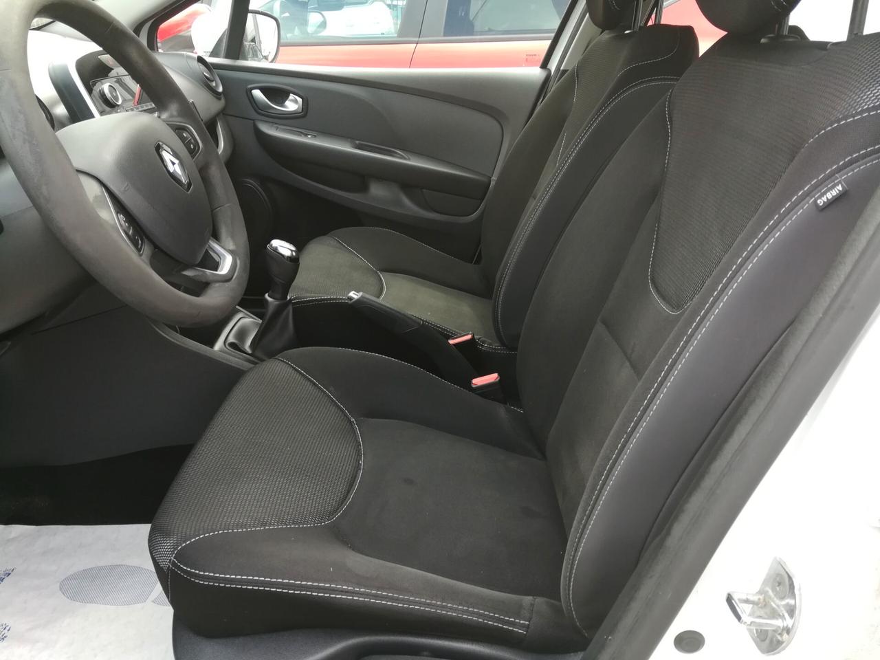 Renault Clio 1.2 75CV 5 P . OK NEOPATENTATI