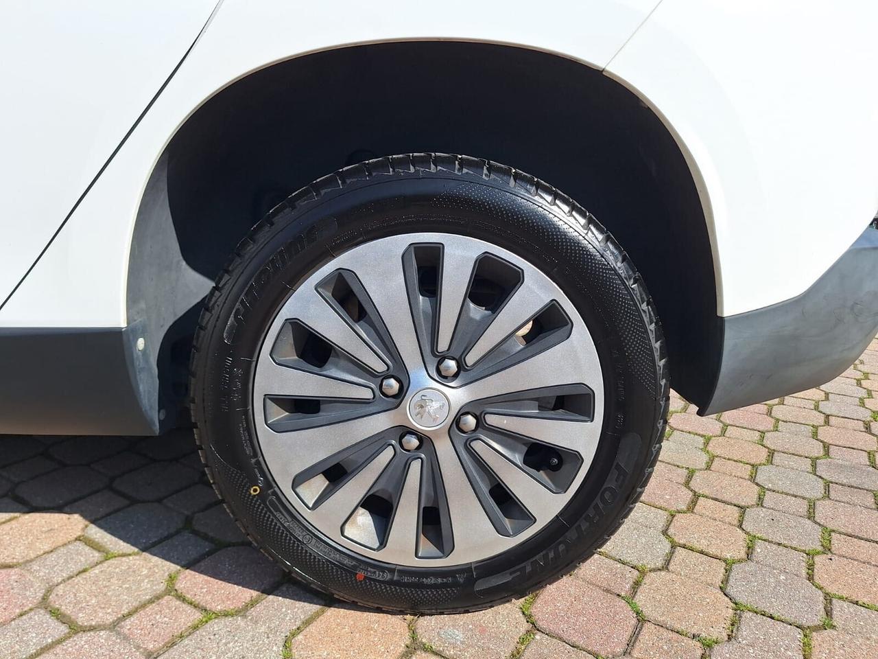 Peugeot 2008 1.2 VTi 82CV *AUTOMATICO
