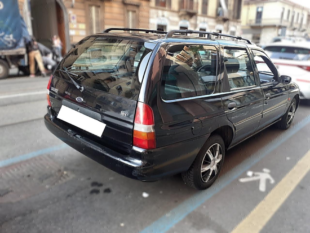 FORD ESCORT - APERTI AD AGOSTO