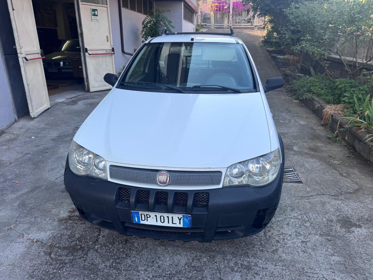 Fiat Strada 1.3 MJT Pick-up Cabina Lunga un solo proprietario n1 autocarro