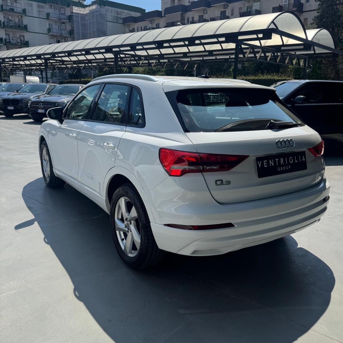 AUDI - Q3 - 35 TDI S tronic Business