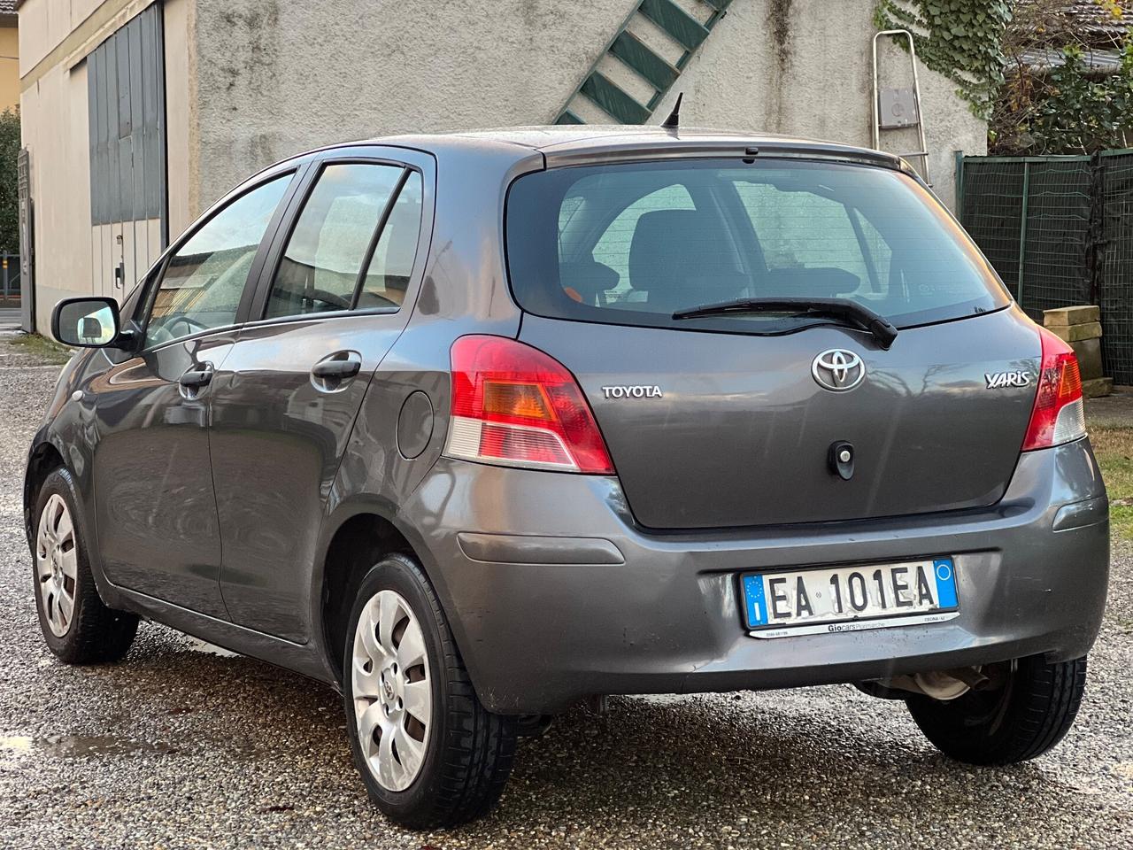 Toyota Yaris 1.0 5 porte