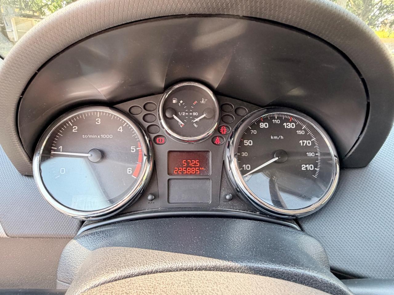 Peugeot 207 1.4 HDi 70CV 5p. X Line