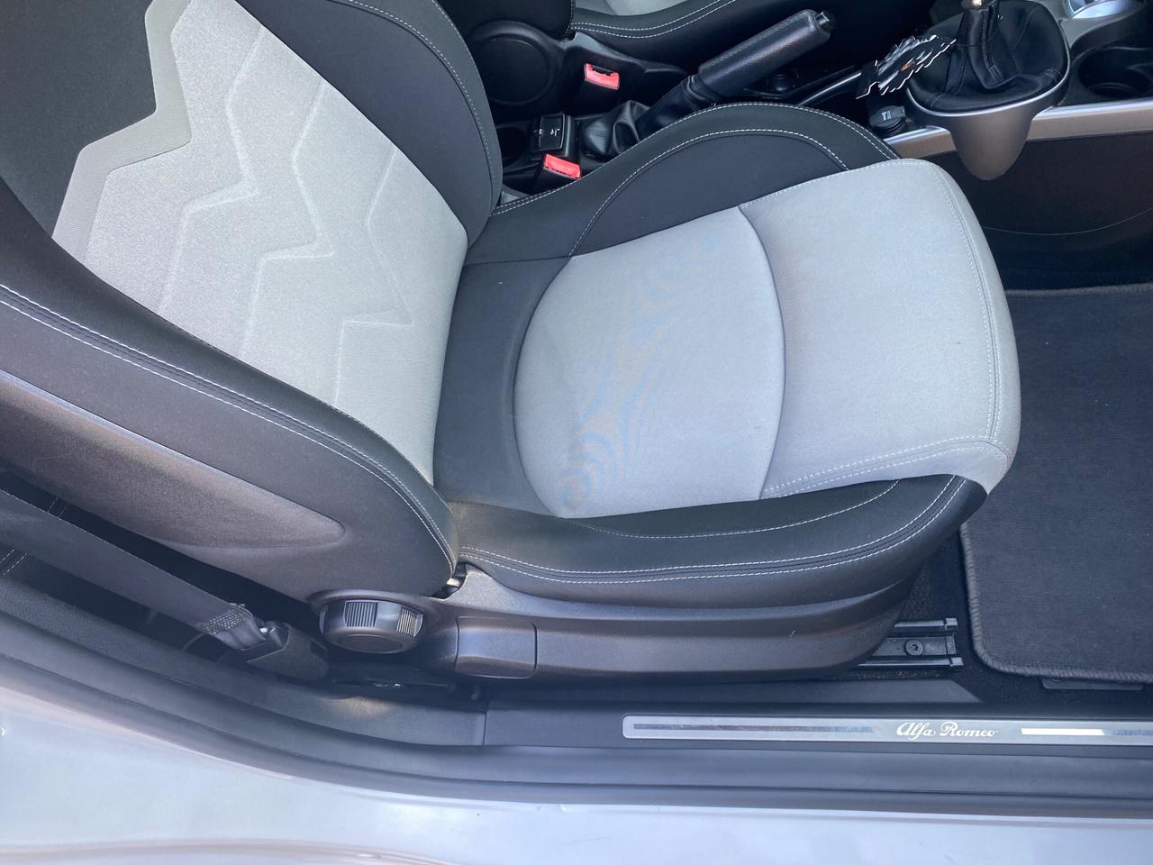 Alfa Romeo MiTo 1.3 JTDm 85 CV S&S Distinctive
