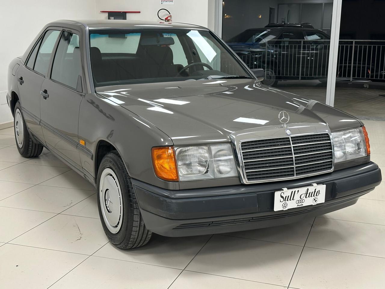 Mercedes-benz 200 E benzina Berlina 122 CV - 1986