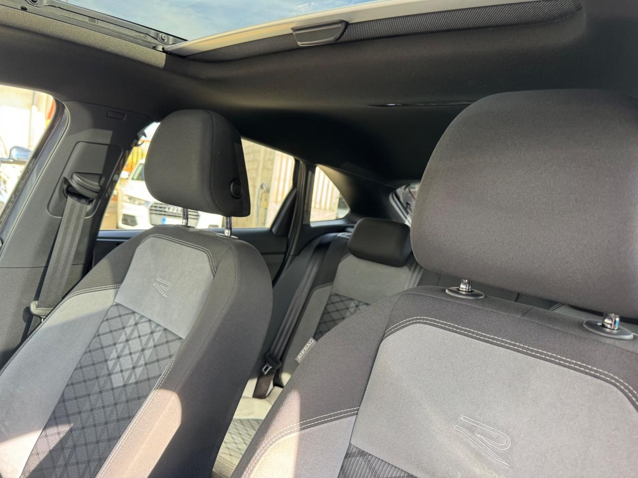 Volkswagen Taigo 1.0 TSI 110 CV DSG R-Line