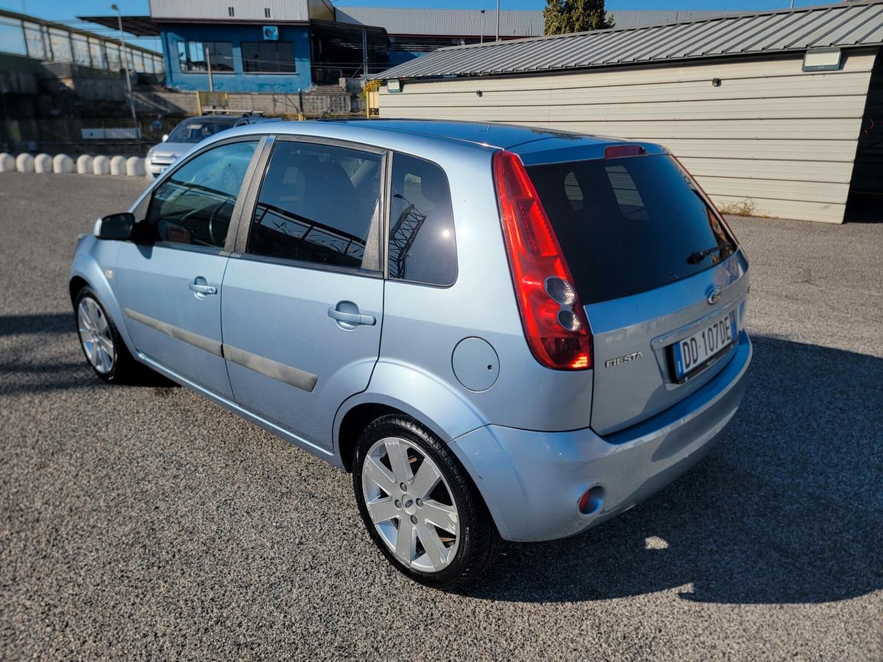 Ford Fiesta tdci 1.4 titanium 5 porte