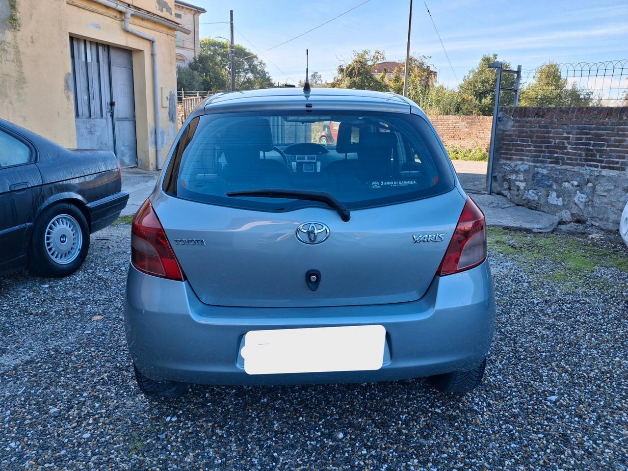Toyota Yaris 1.0 5 porte