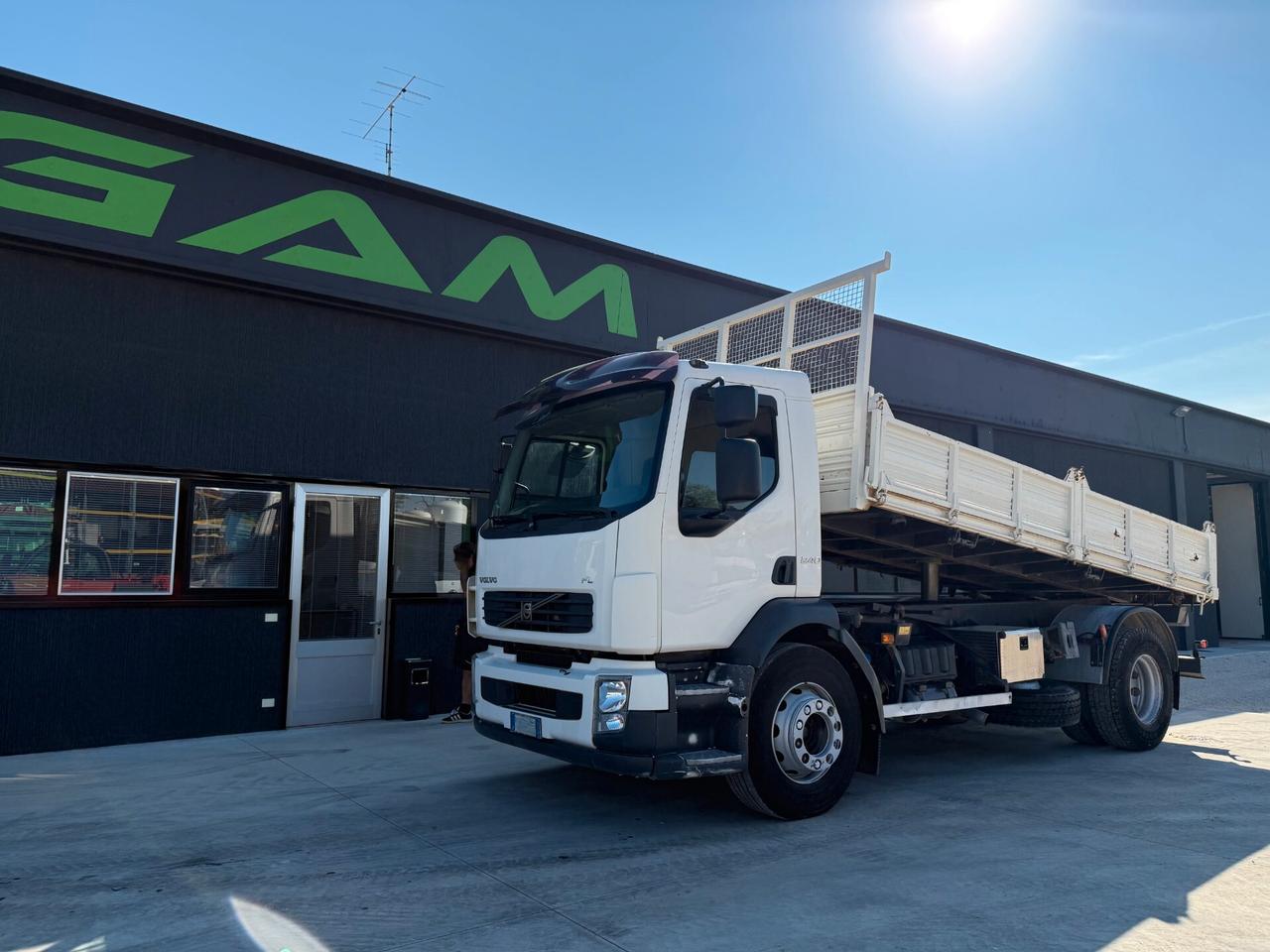 Volvo FL240 ribaltabile 5.10m 4x2 Euro4