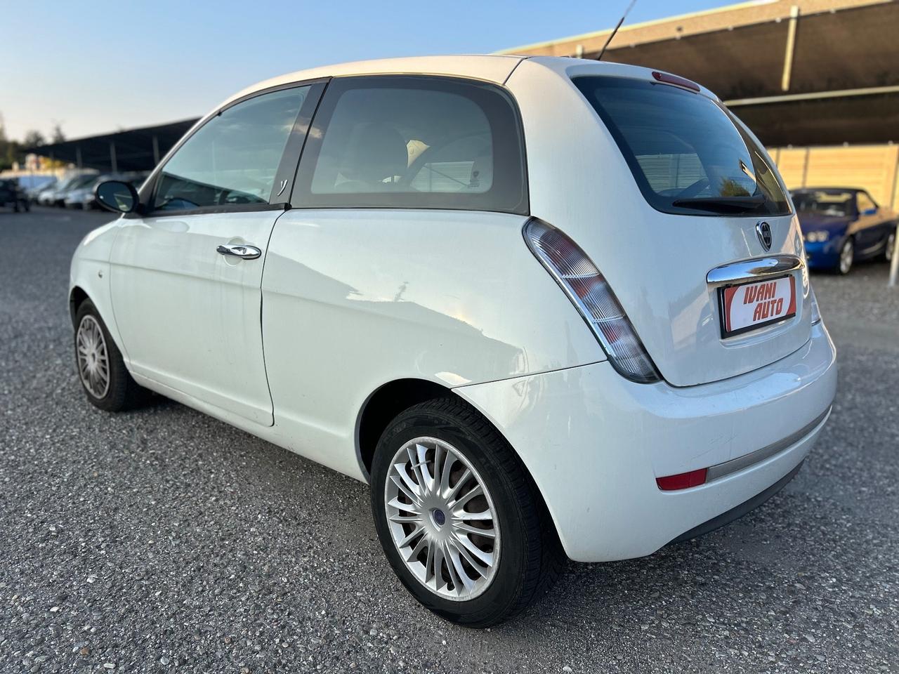 Lancia Ypsilon 1.2 Argento