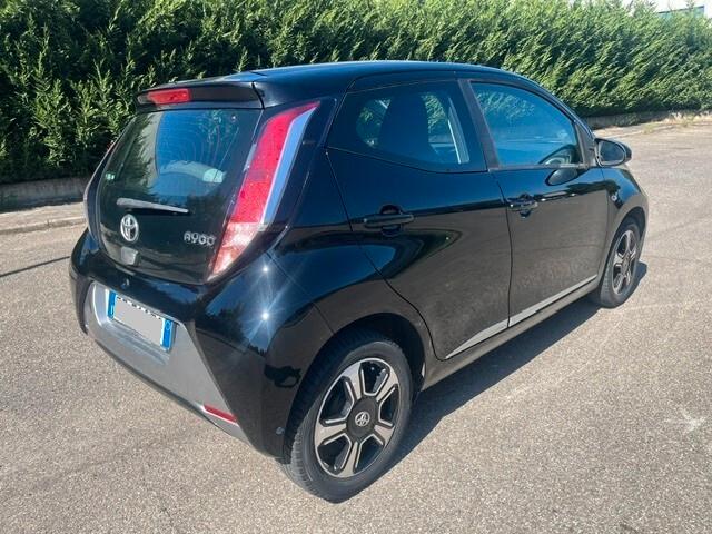 Toyota Aygo 1.0 VVT-i 69 CV 5 porte x-clusiv