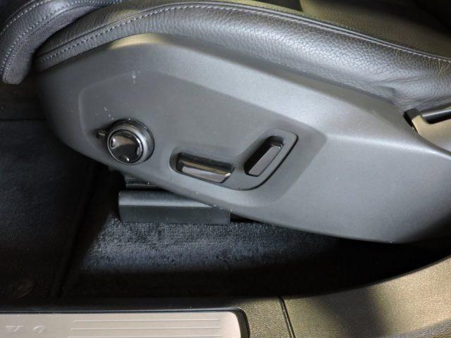 VOLVO XC60 B4 PLUS DARK AUTOMATICA AZIENDALE