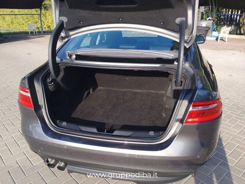 Jaguar XE Diesel 2.0d Pure 180cv auto