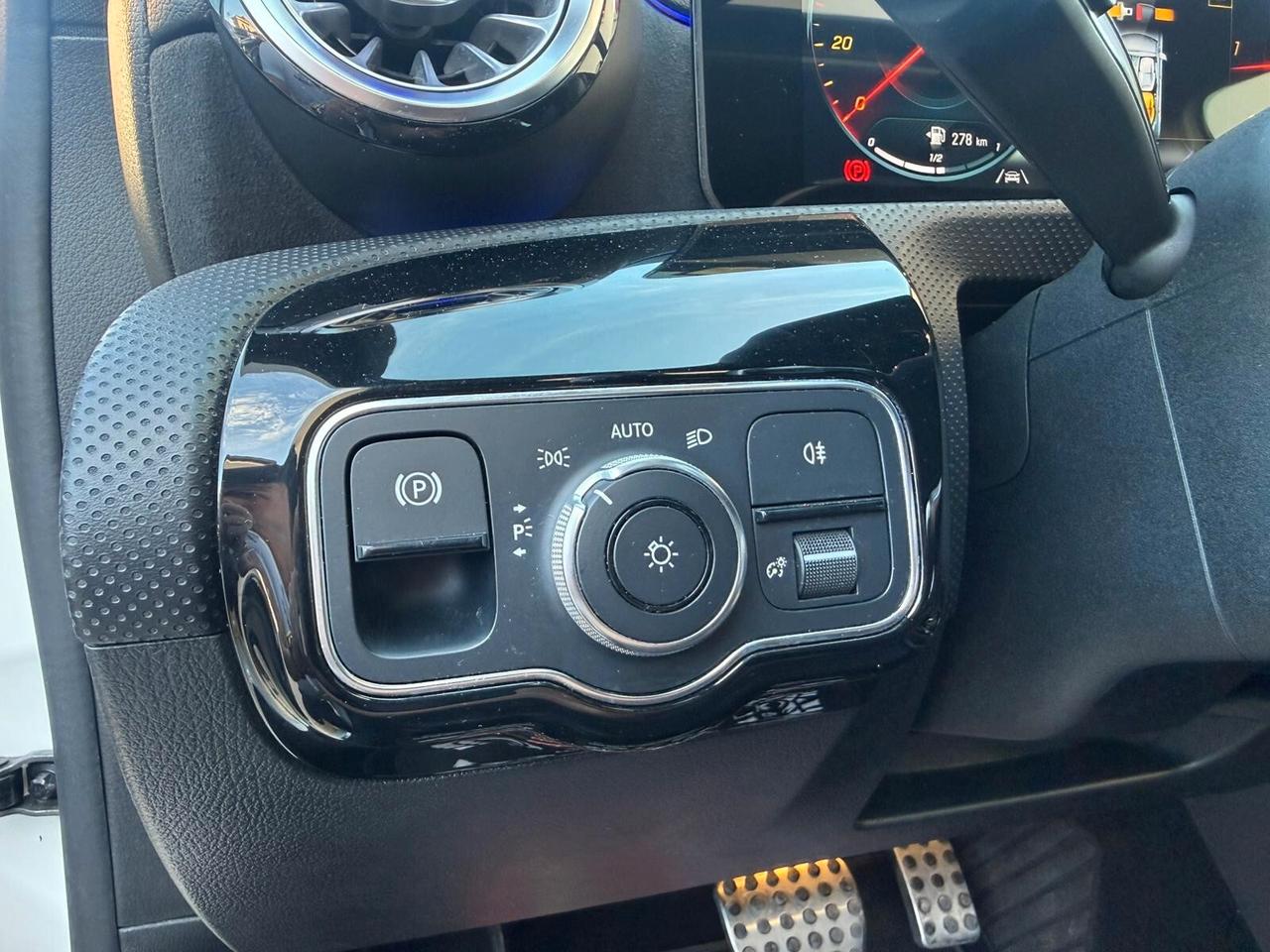 Mercedes-benz A 200 d Automatic Premium Amg 2021