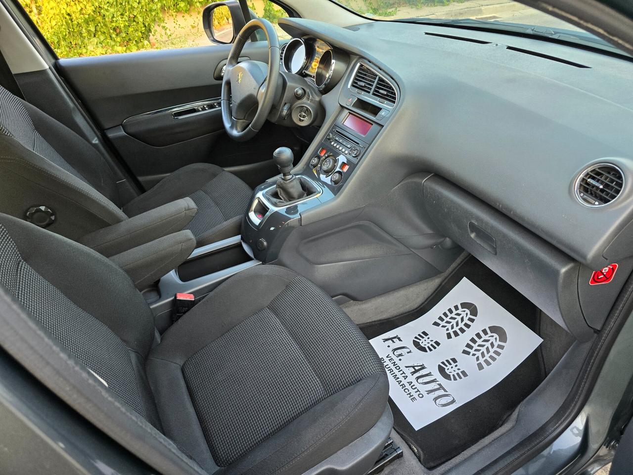 PEUGEOT 5008 TECNO 1.6 HDI 2012 NUOVISSIMA