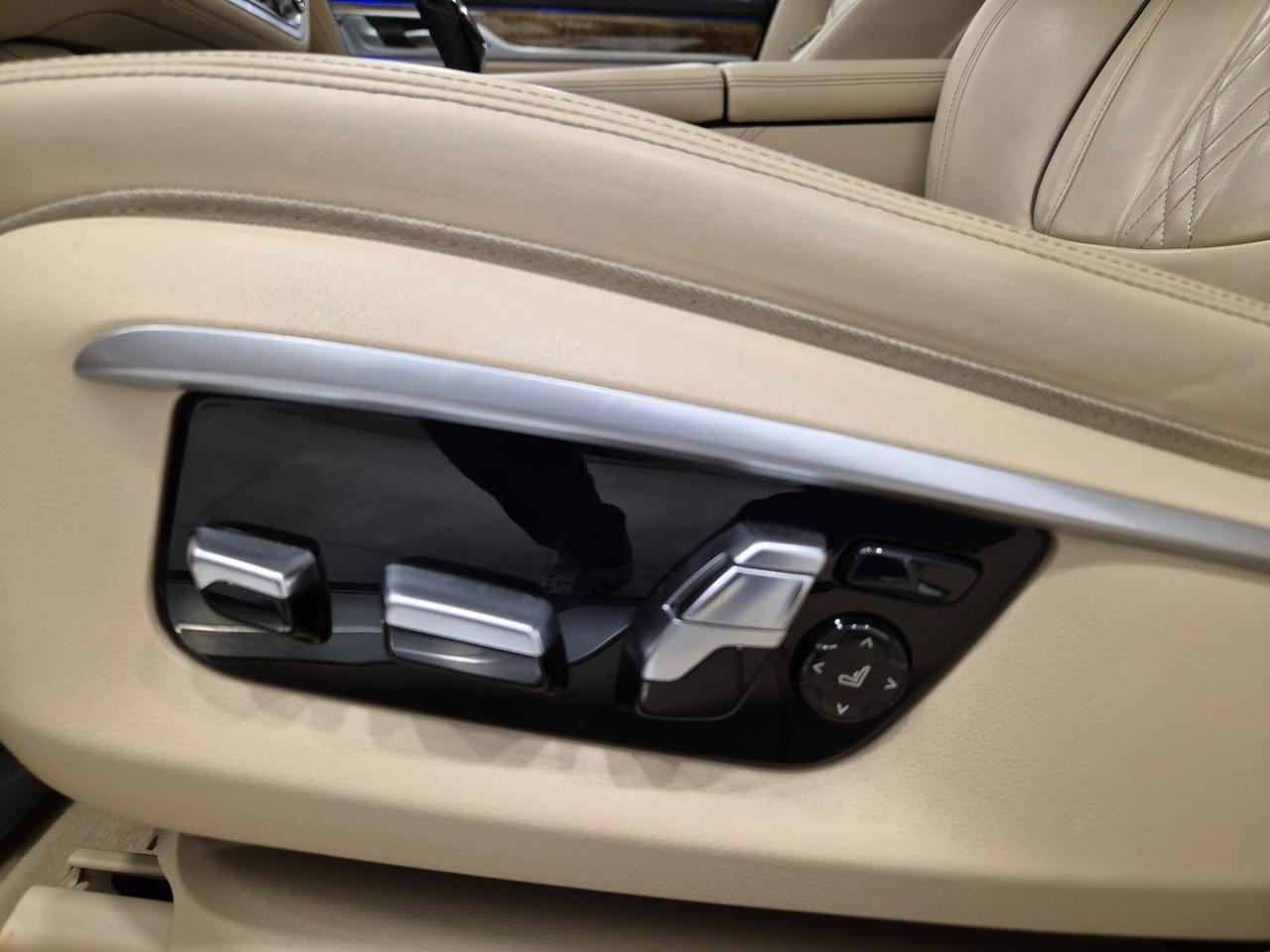 BMW 730 d Luxury auto - ACC/Lim - Cam 360 - Tetto - 4 RUOTE STERZANTI