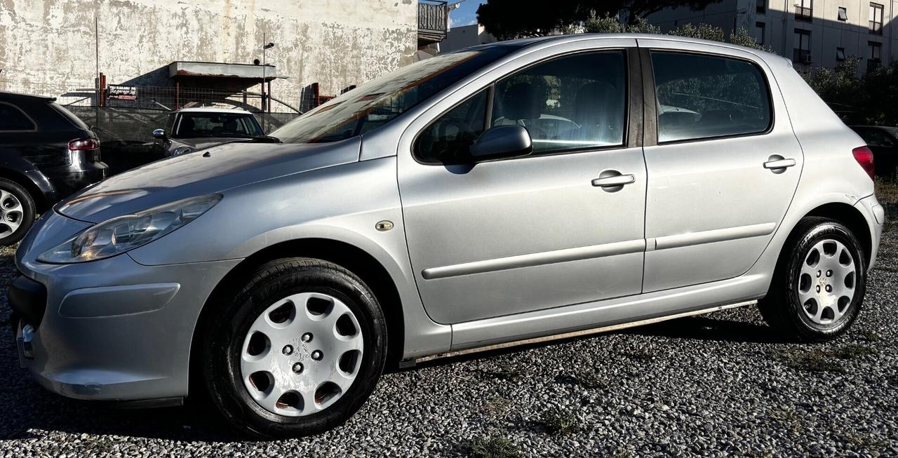 Peugeot 307 1.6 16V HDi 90CV 5p. XT