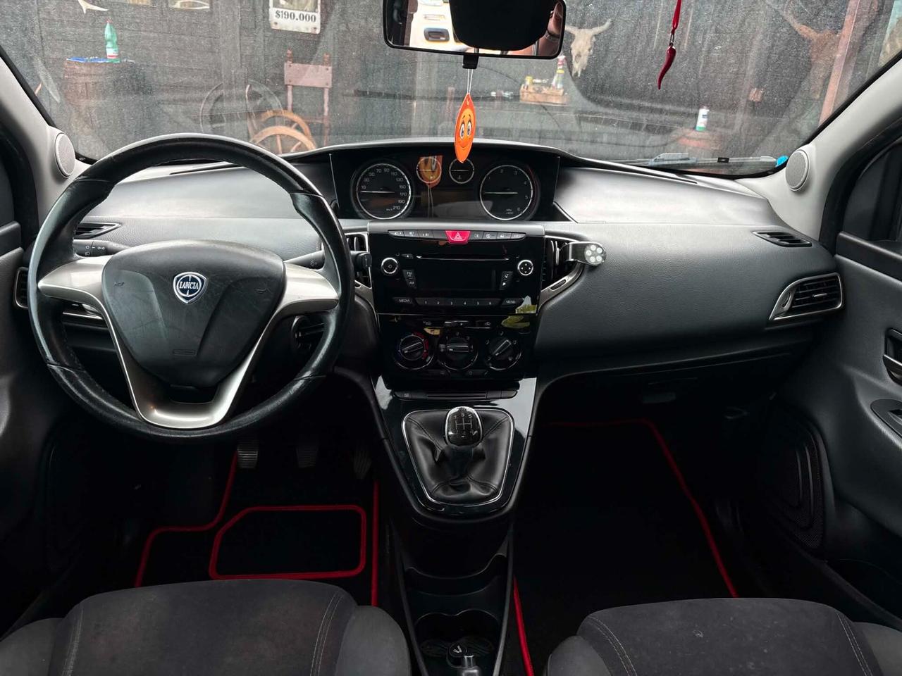 Lancia Ypsilon 1.3 MJT 16V 95 CV 5 porte S&S Silver