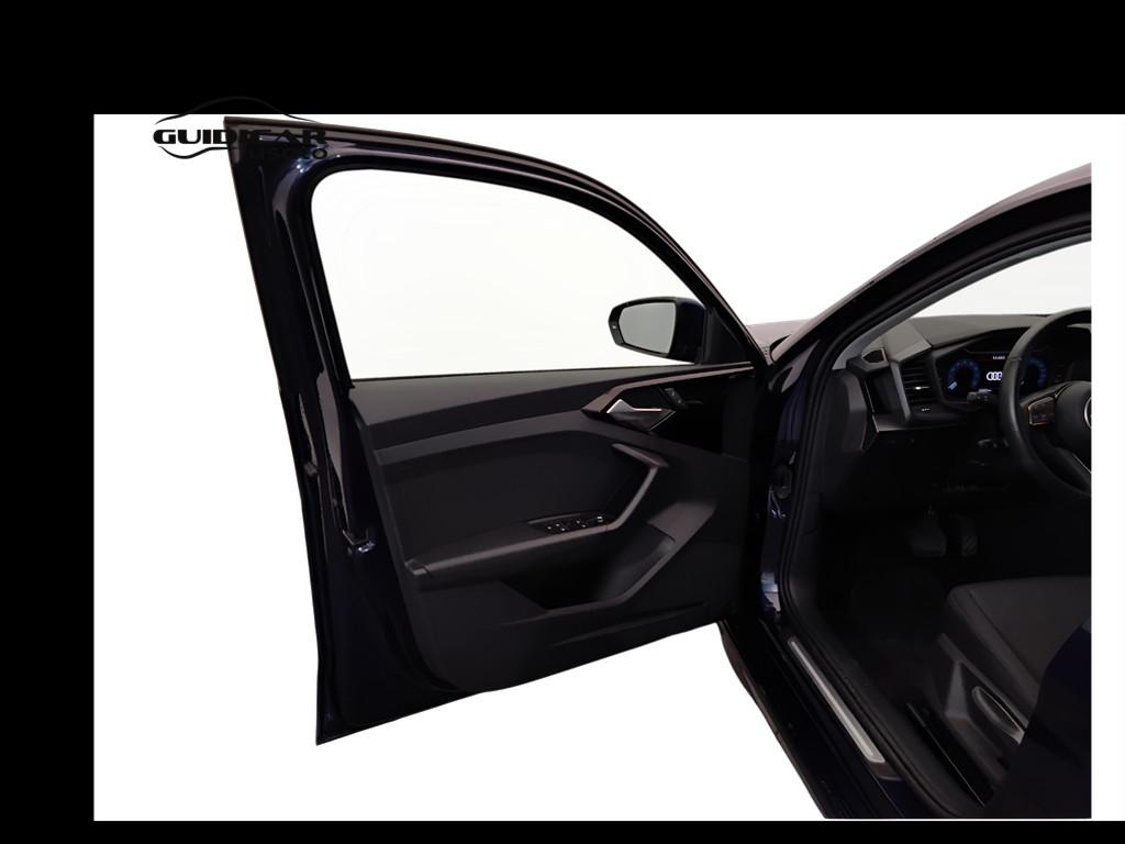 AUDI A1 II 2022 allstreet - A1 allstreet 30 1.0 tfsi Identity Contrast 110cv s tronic