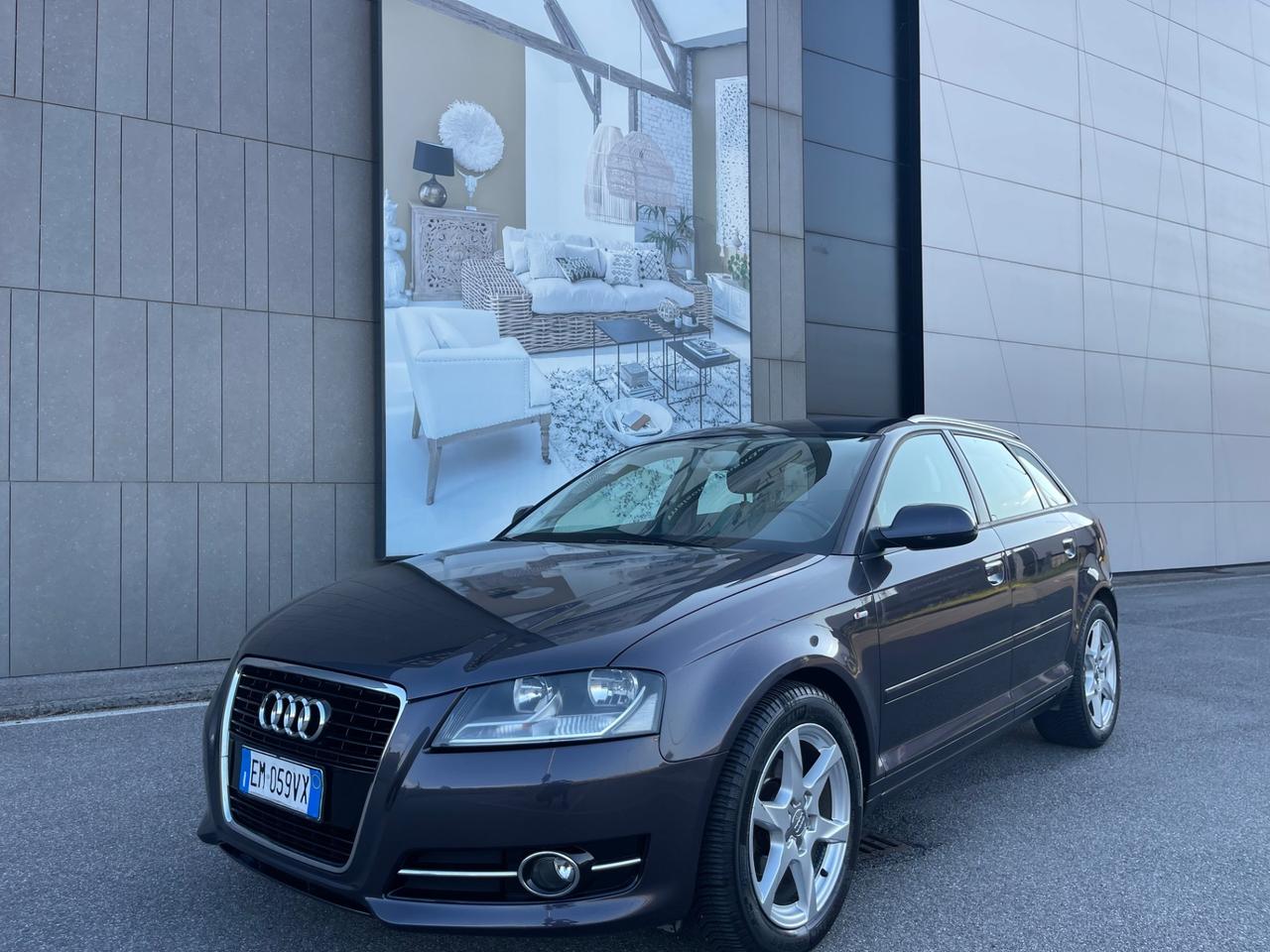 Audi A3 SPB 1.6 TDI 105 CV CR Attraction