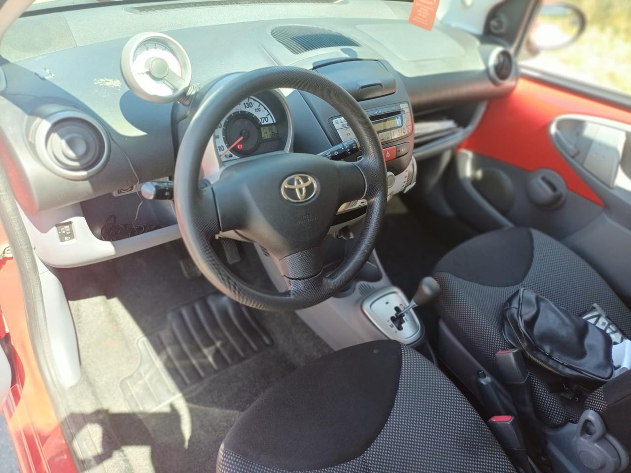 Toyota Aygo 1.0 12V VVT-i 5 porte Deep Ocean Connect MMT