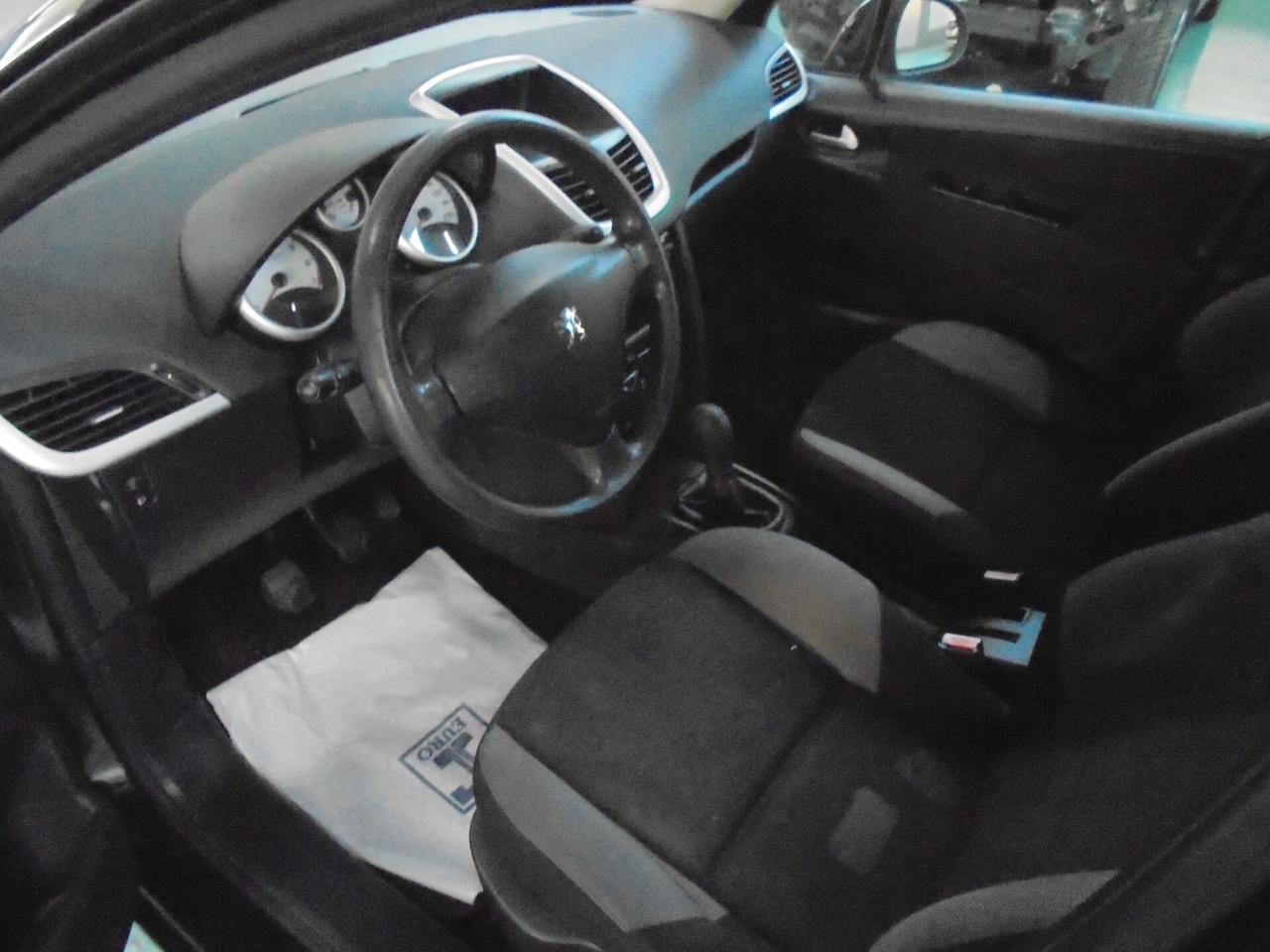 Peugeot 207 1.4 VTi 95CV 5p. X Line NEOPATENTATI