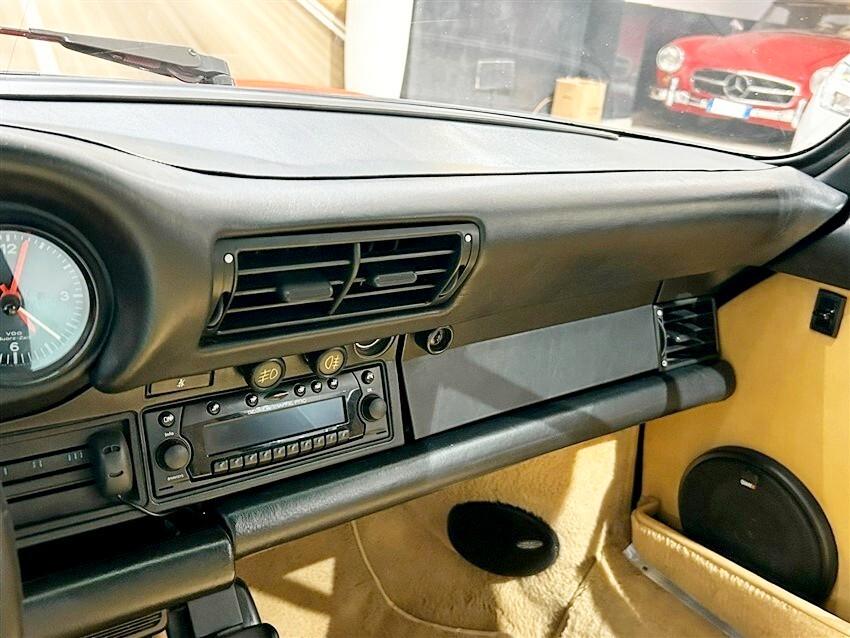 Porsche 911 Carrera 3.2 Targa