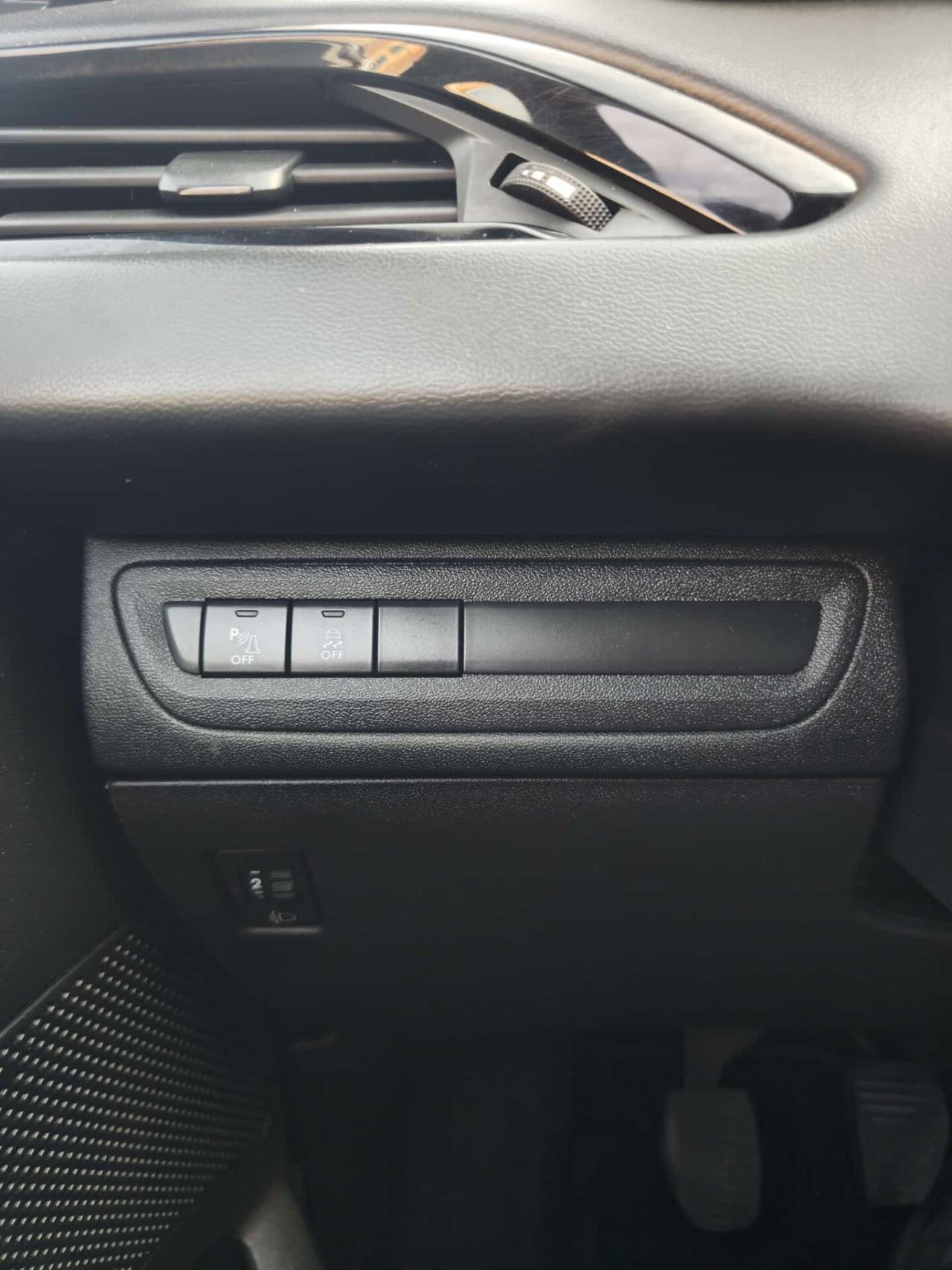 Peugeot 208 BlueHDi 75 5 porte Allure