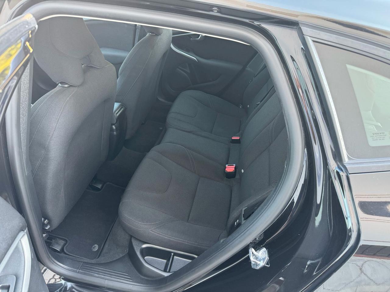 Volvo V40 D2