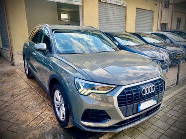 Audi Q3 35 TDI S tronic Business