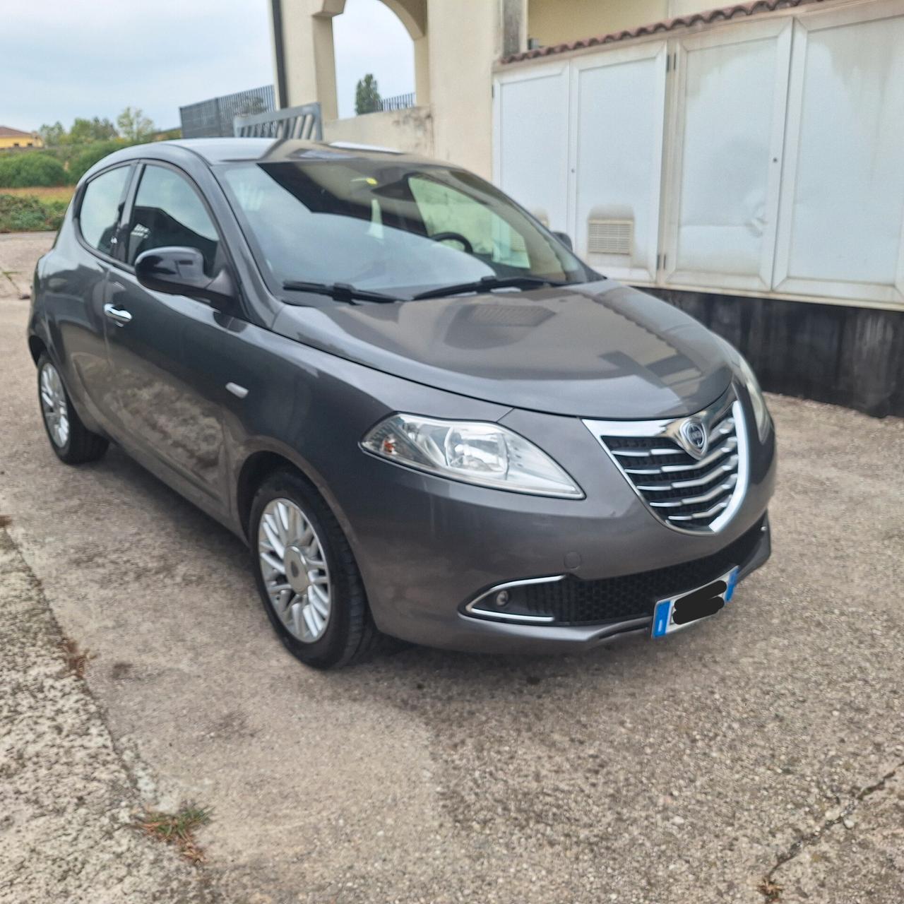 LANCIA YPSILON GARANZIA 12 MESI
