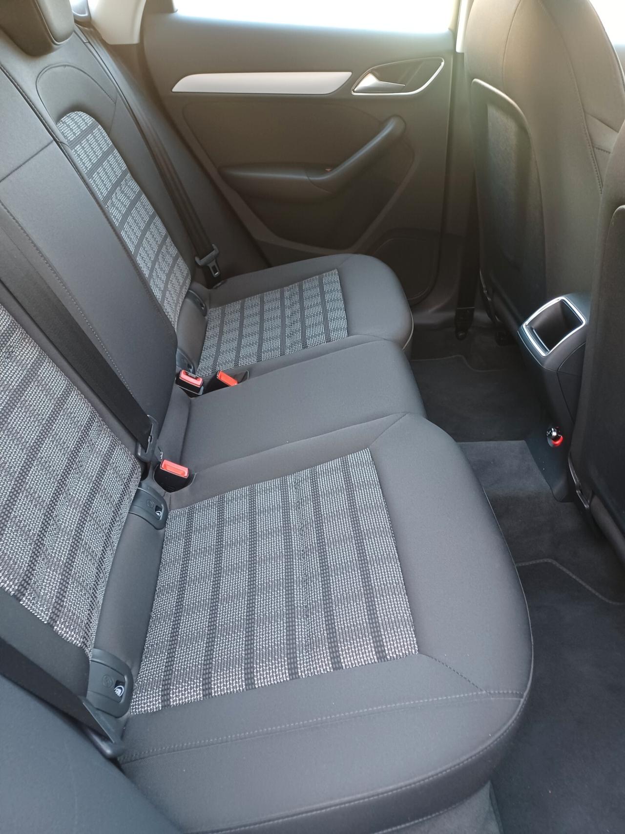 Audi Q3 2.0 TDI 120 CV Design UNICO PROPRIETARIO