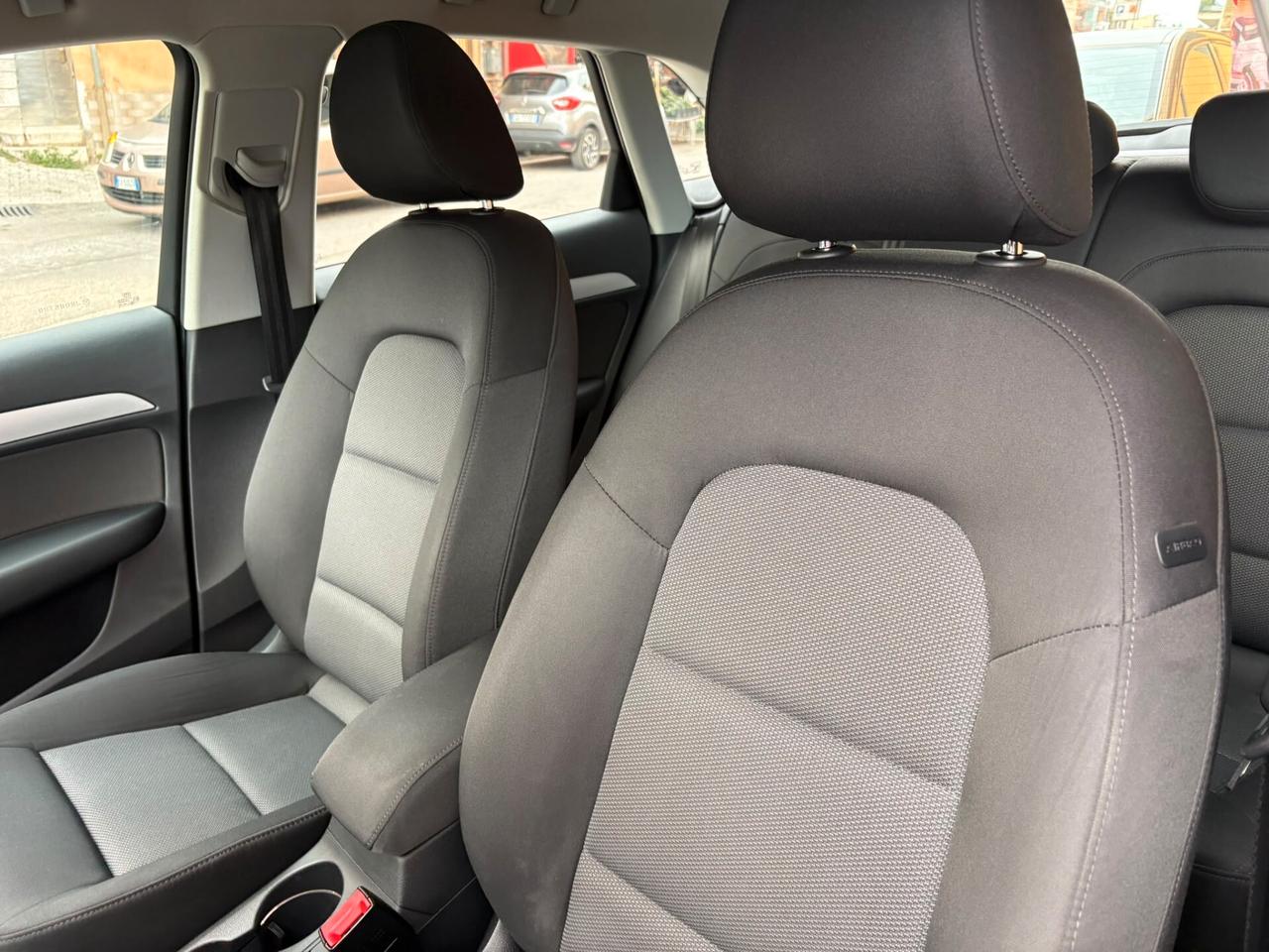 Audi Q3 2.0 TDI 120 CV Business