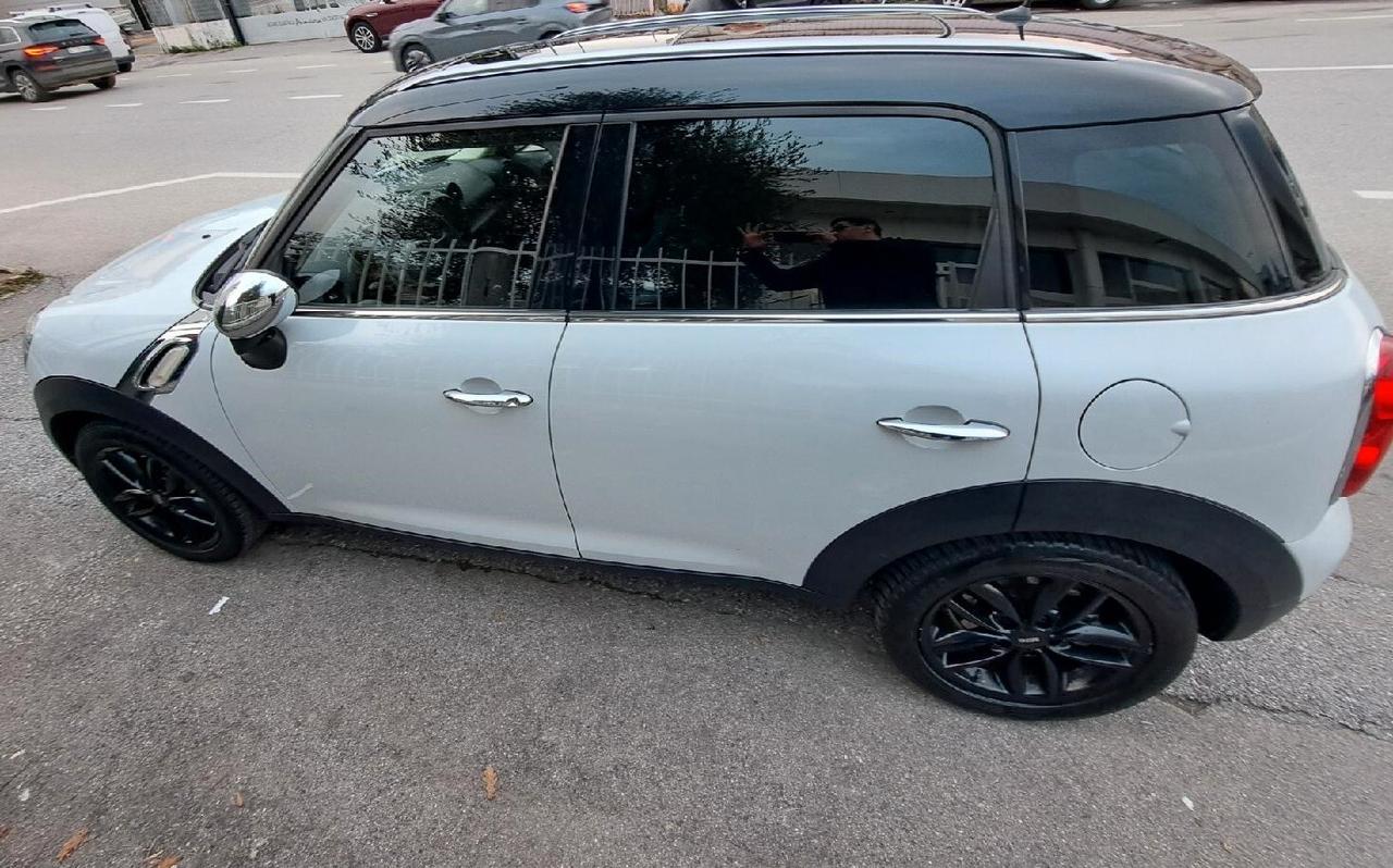Mini Cooper Countryman 2.0 D Automatica