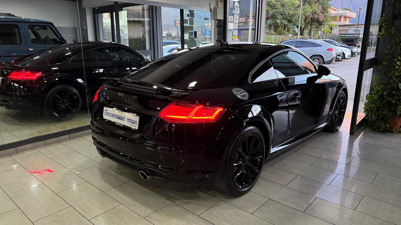 AUDI TT 2.0 TDI COUPE' TOTAL BLACK