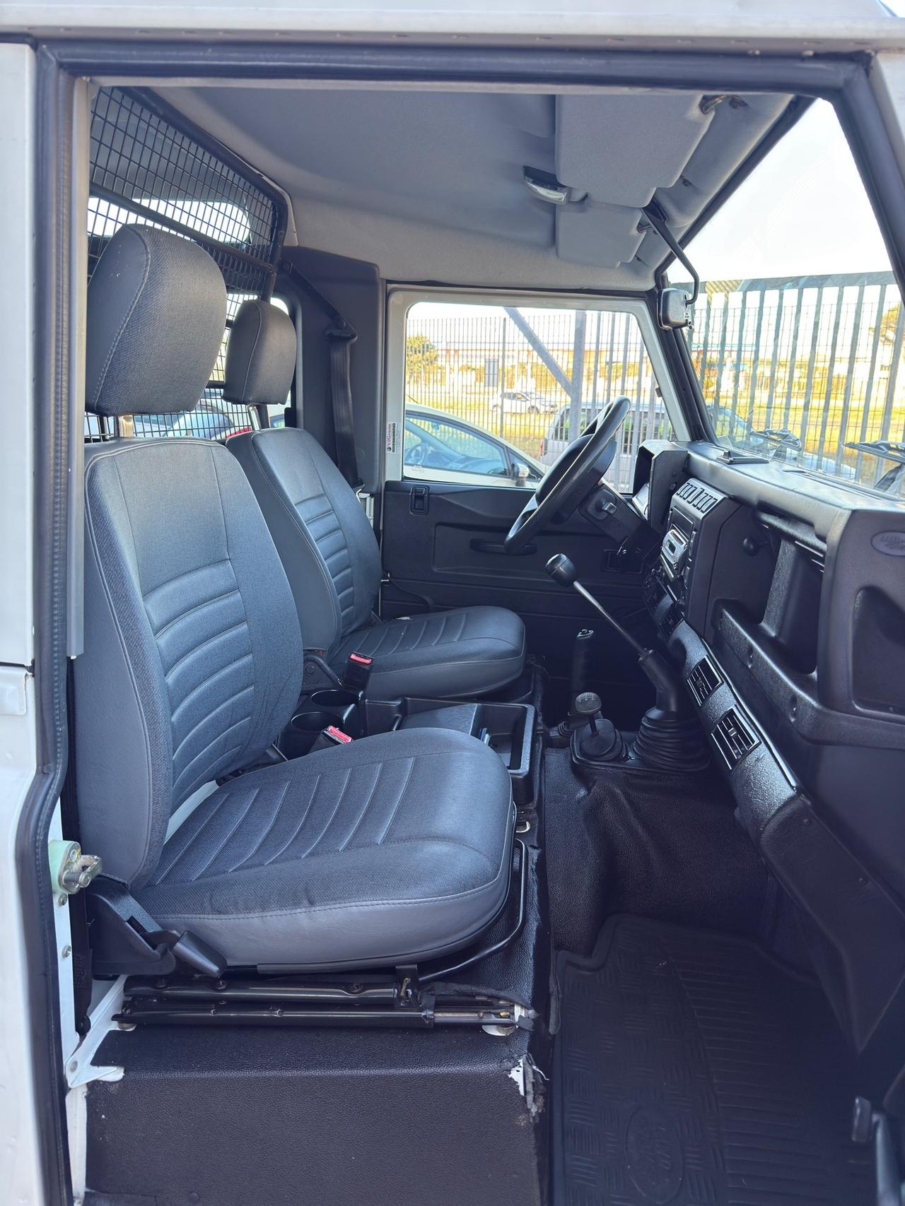 Land Rover Defender 90 2.5 Td5 my06"