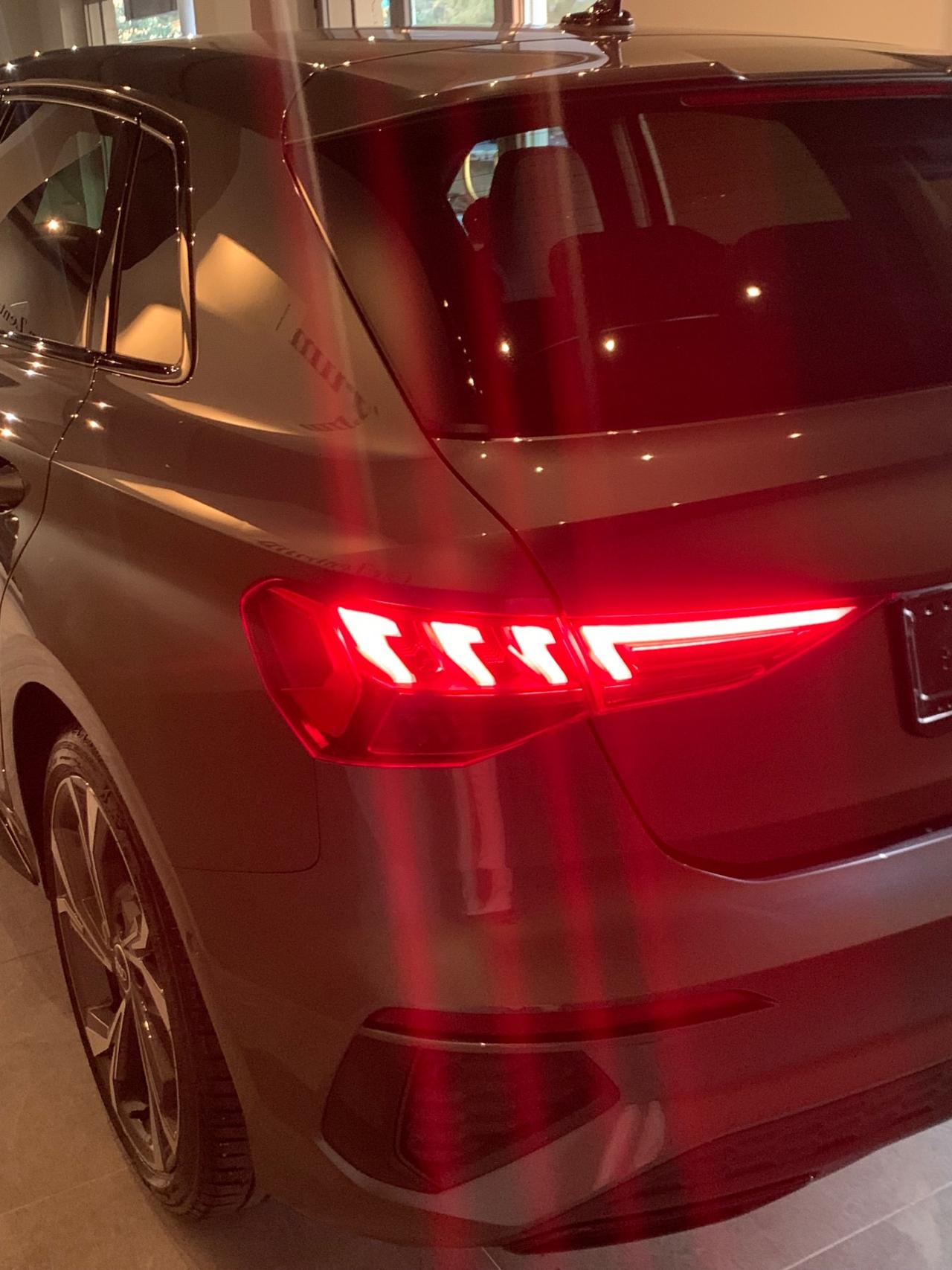 Audi A3 SPB 35 TDI S tronic S line edition in&out