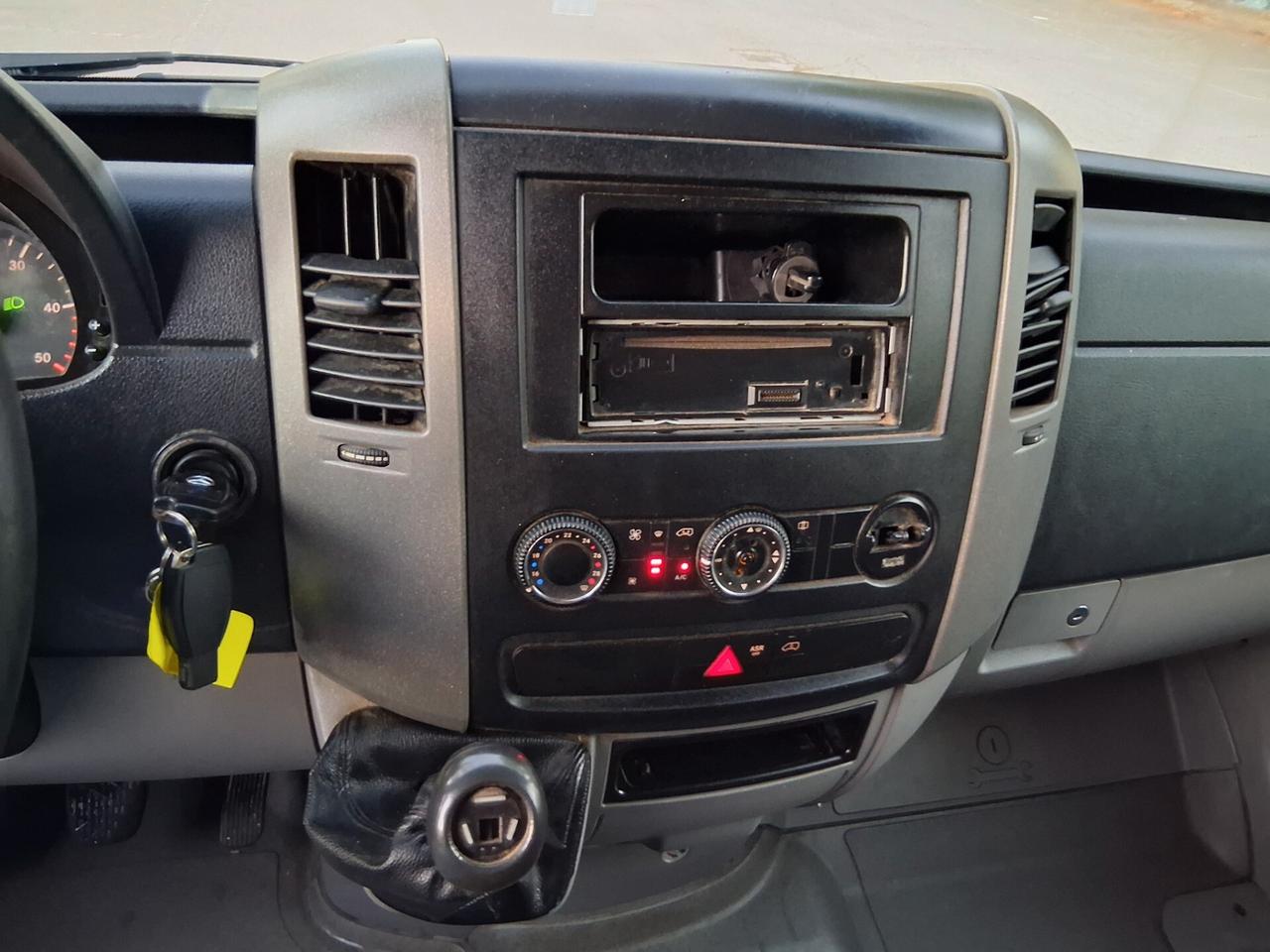 Mercedes Benz sprinter 412