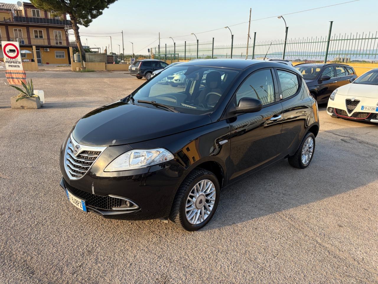 Lancia Ypsilon 0.9 TwinAir 85 CV 5 porte Metano Ecochic Gold