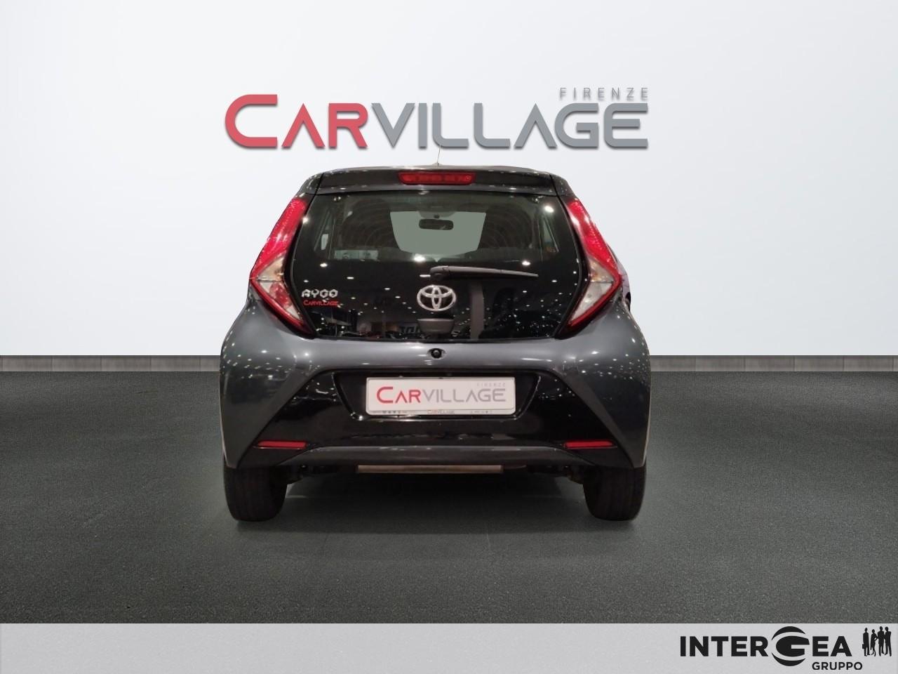 TOYOTA Aygo 5p 1.0 x-business 72cv