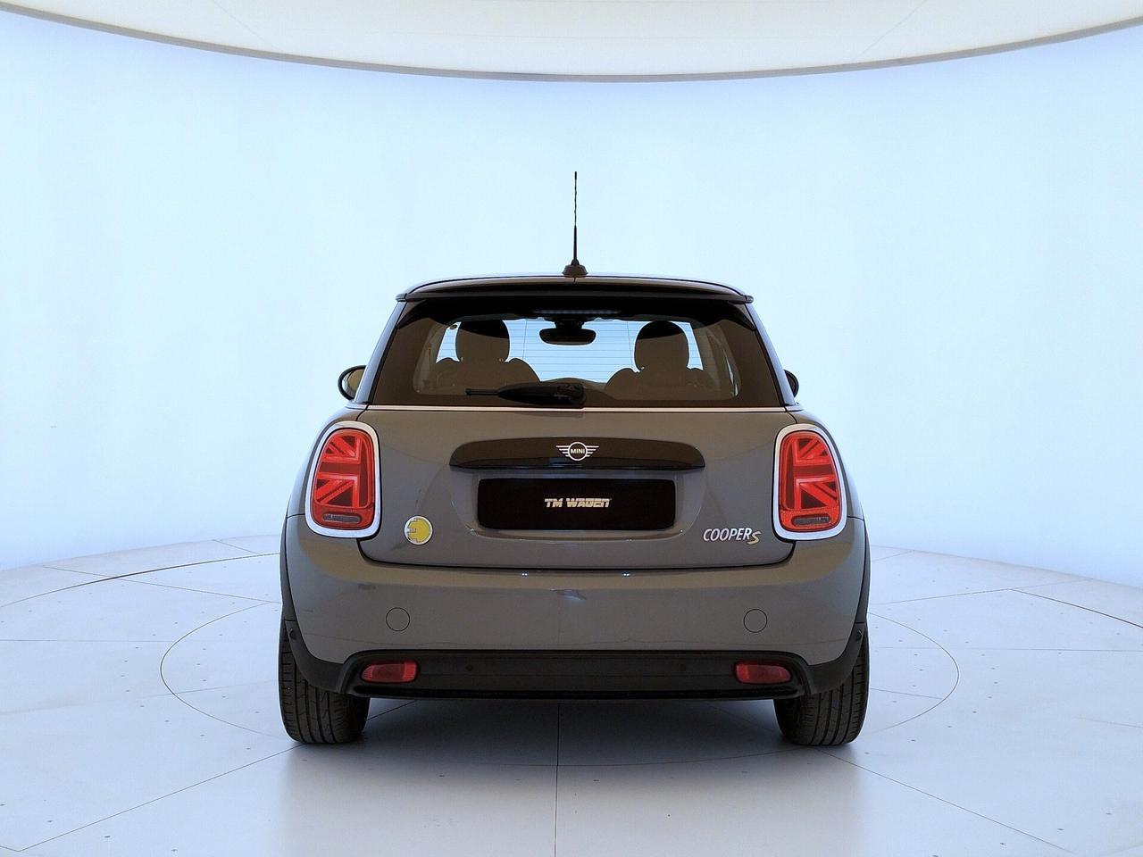Mini Full Electric Cooper SE Classic - NEOPATENTATI