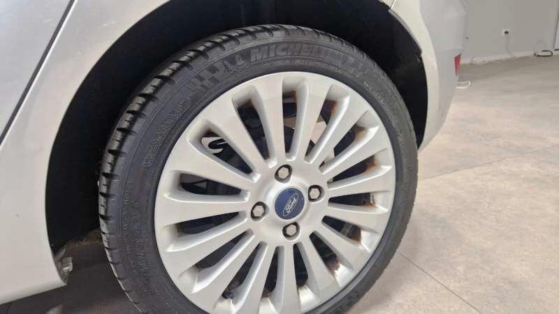 Ford Fiesta 1.2 82 CV Titanium