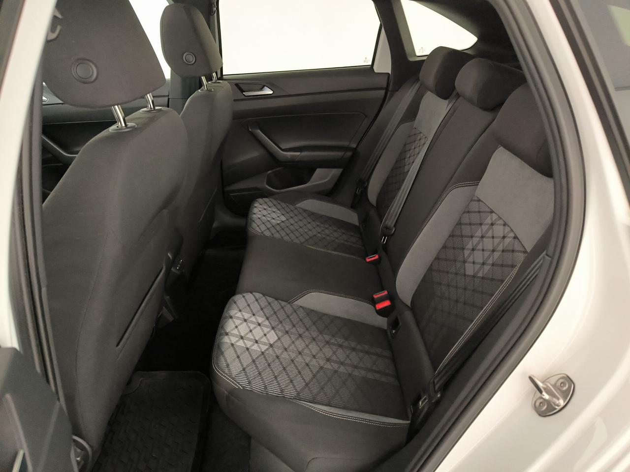 Volkswagen Taigo 1.0 tsi r-line 110cv
