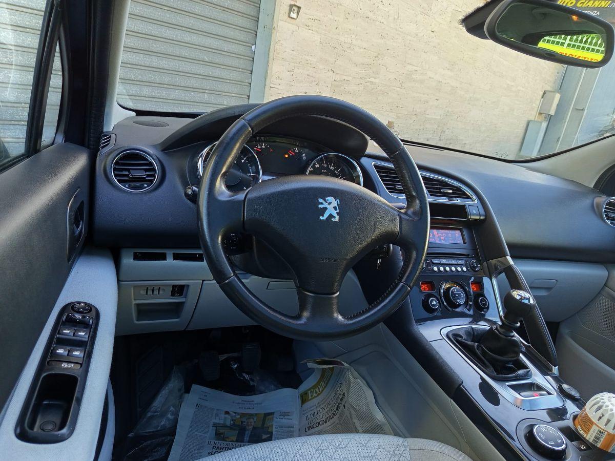 PEUGEOT 3008 1.6 HDi 115 CV Active TETTO PAN.