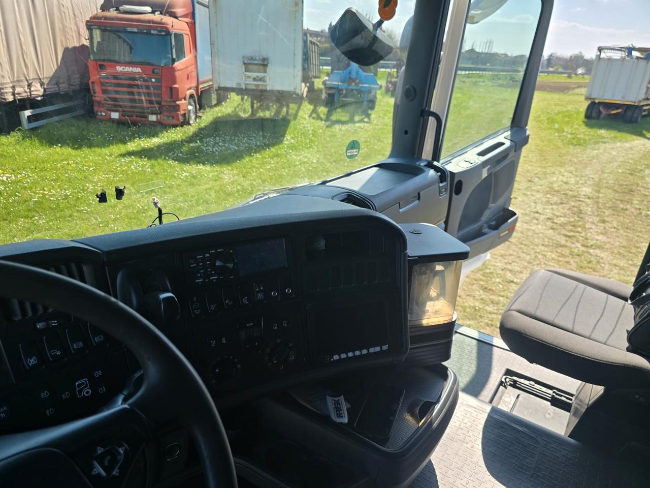 VOLVO SCARRABILE FM4006X2R