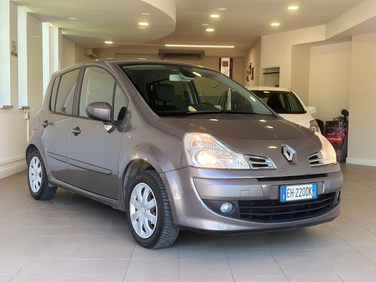 Renault Modus 1.2 16V Live GPL
